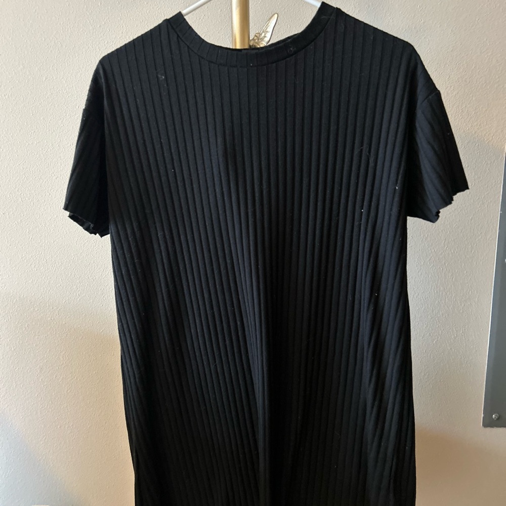 Forever 21 Black Ribbed Short Sleeve Tee